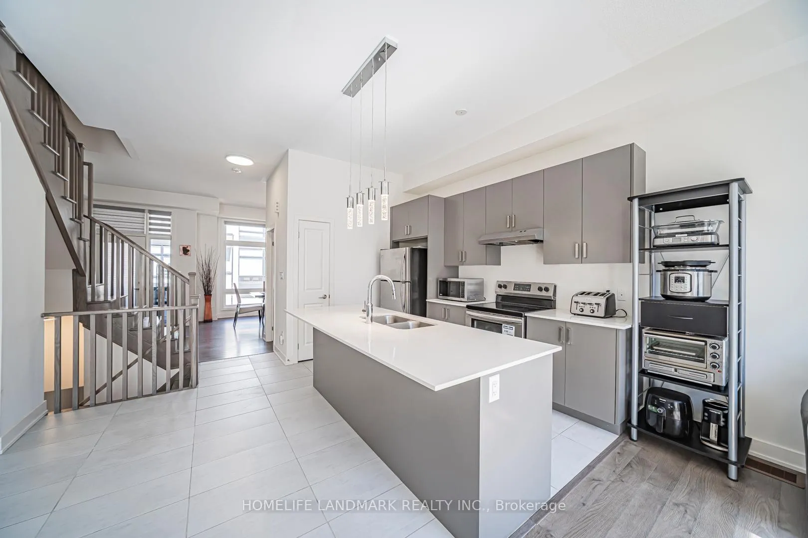 Photo 6 of 22 Benoit Street, Vaughan, Vellore Village — HOMEH