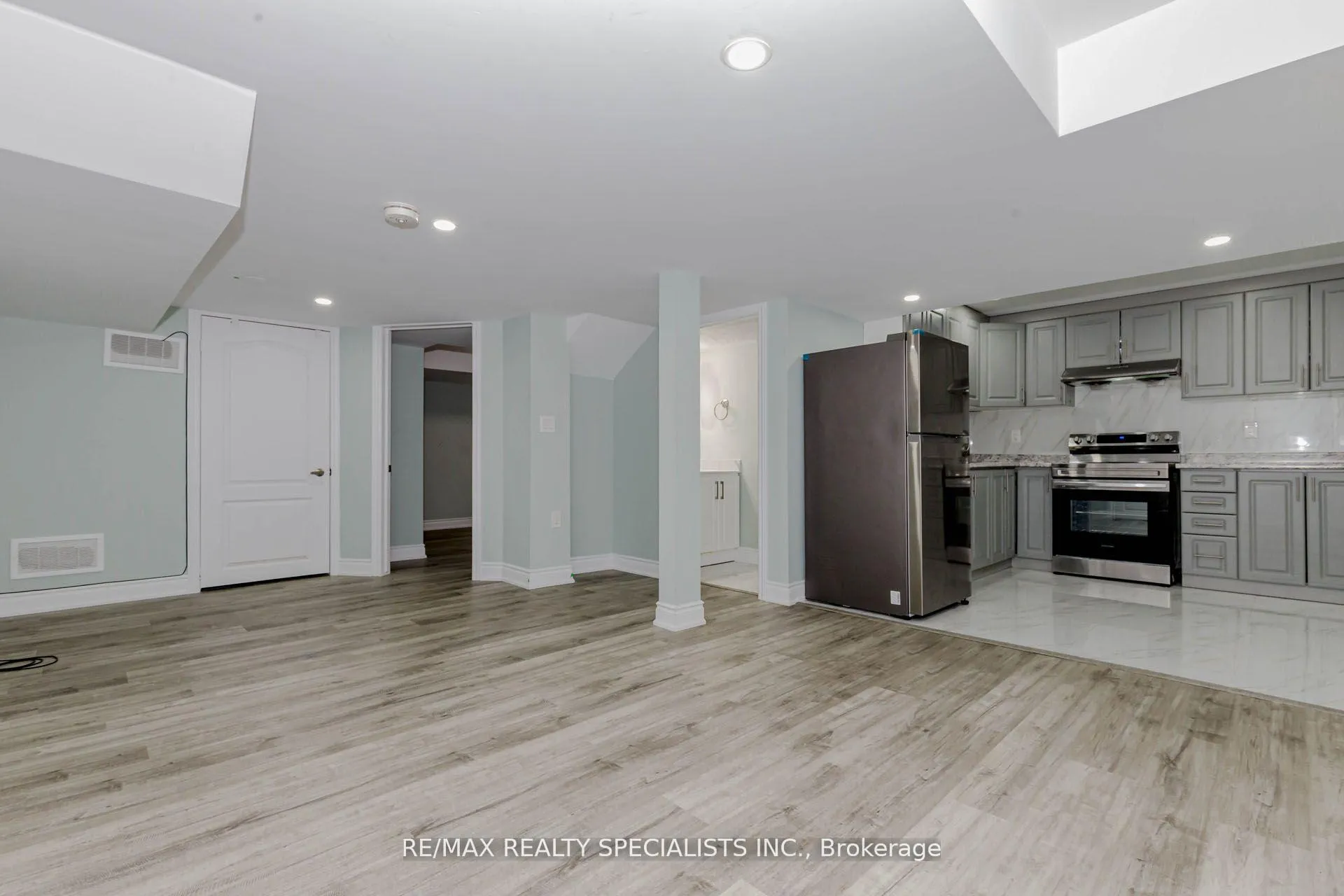 Photo 9 of Unit B, 74 Clockwork Drive, Brampton, Northwest Brampton — HOMEH