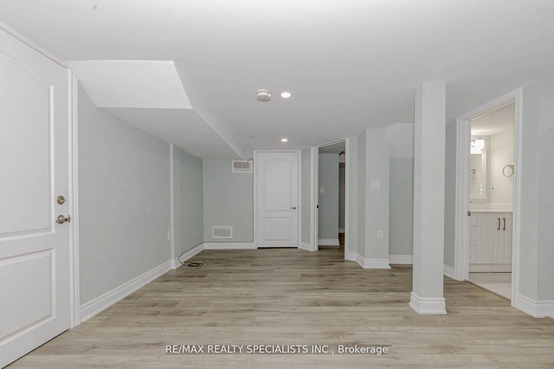 Photo 10 of Unit B, 74 Clockwork Drive, Brampton, Northwest Brampton — HOMEH