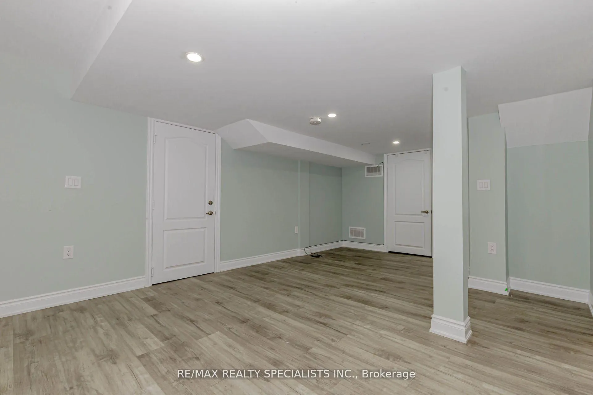 Photo 11 of Unit B, 74 Clockwork Drive, Brampton, Northwest Brampton — HOMEH