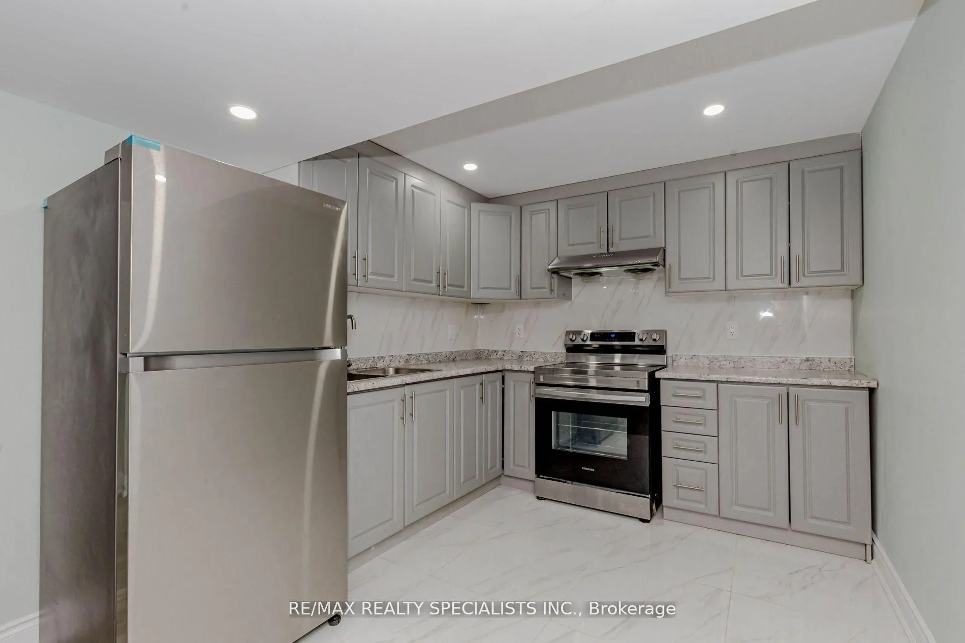 Photo 14 of Unit B, 74 Clockwork Drive, Brampton, Northwest Brampton — HOMEH