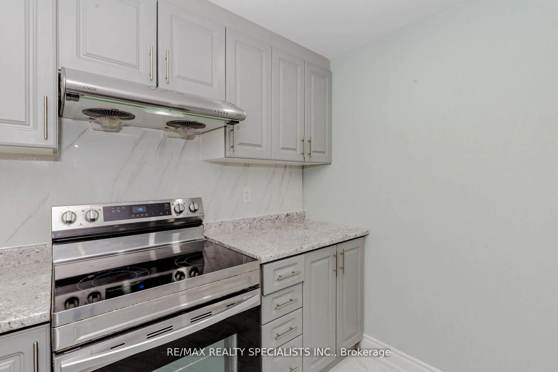 Photo 16 of Unit B, 74 Clockwork Drive, Brampton, Northwest Brampton — HOMEH
