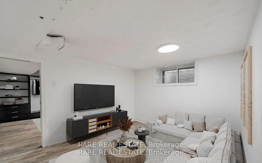Photo 2 of Unit Lower, 538 Roxton Road, Toronto, Palmerston-Little Italy — HOMEH