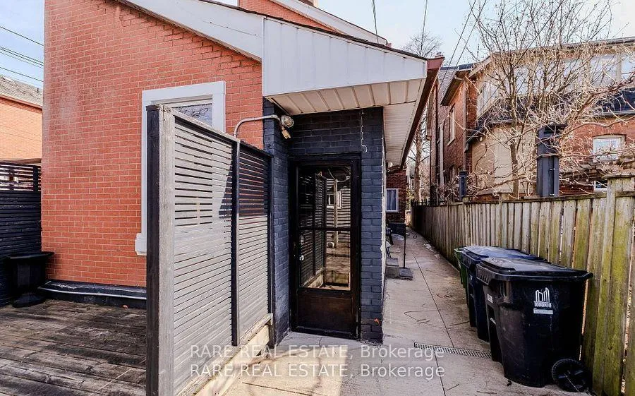 Photo 5 of Unit Lower, 538 Roxton Road, Toronto, Palmerston-Little Italy — HOMEH