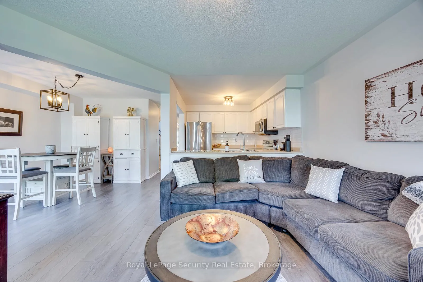 Photo 9 of 81 Ipswich Place, Whitby, Brooklin — HOMEH
