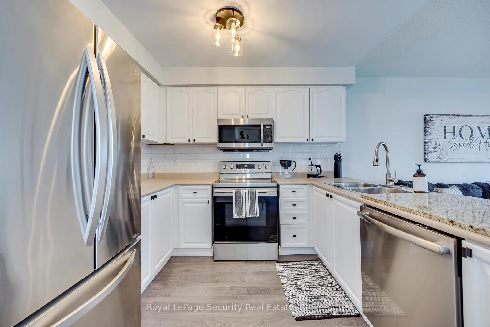Photo 10 of 81 Ipswich Place, Whitby, Brooklin — HOMEH