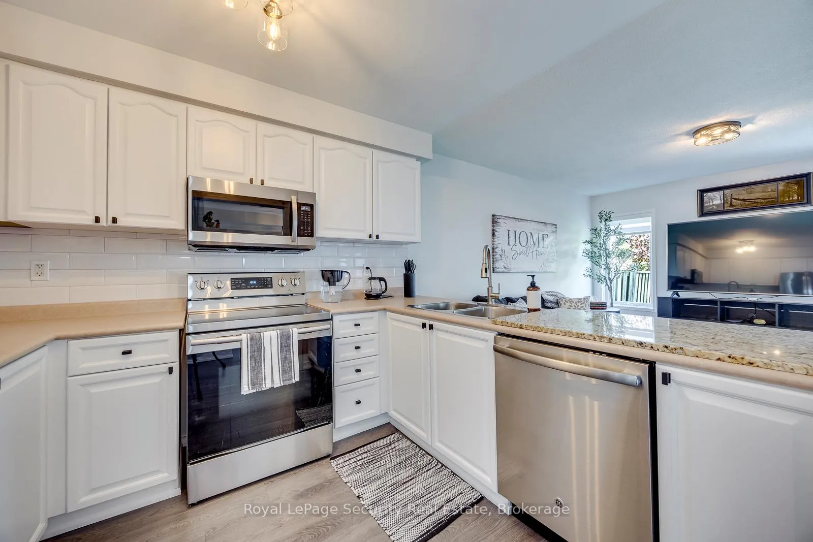 Photo 11 of 81 Ipswich Place, Whitby, Brooklin — HOMEH