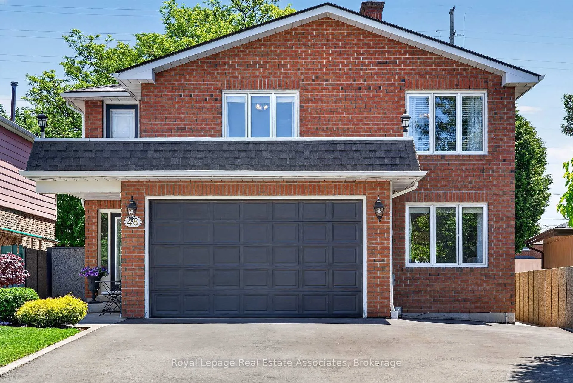 Photo 2 of 48 Hudson Drive, Brampton, Fletcher's West — HOMEH