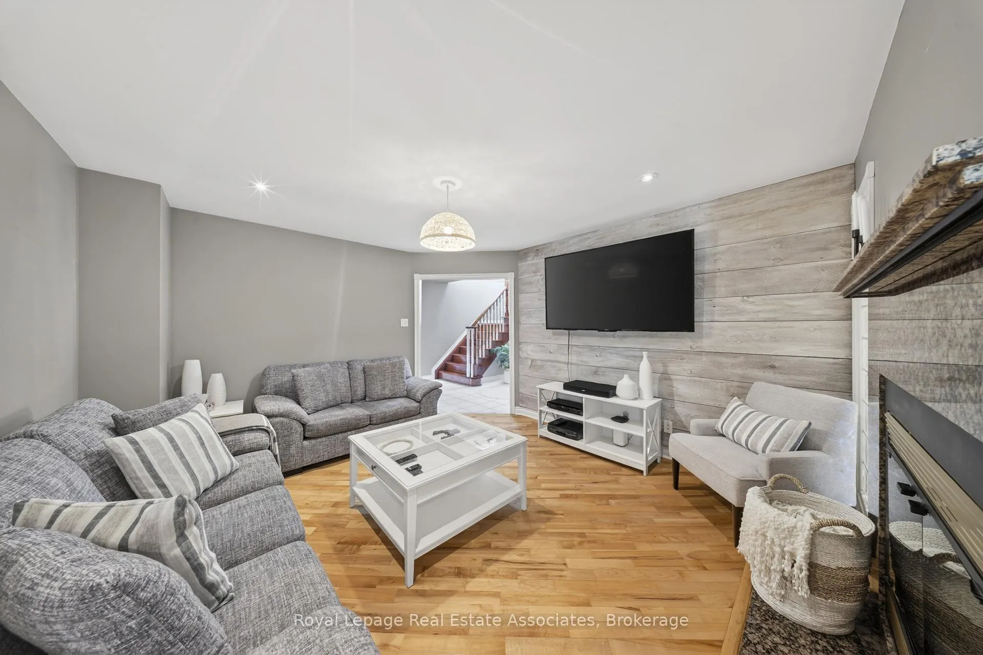 Photo 6 of 48 Hudson Drive, Brampton, Fletcher's West — HOMEH