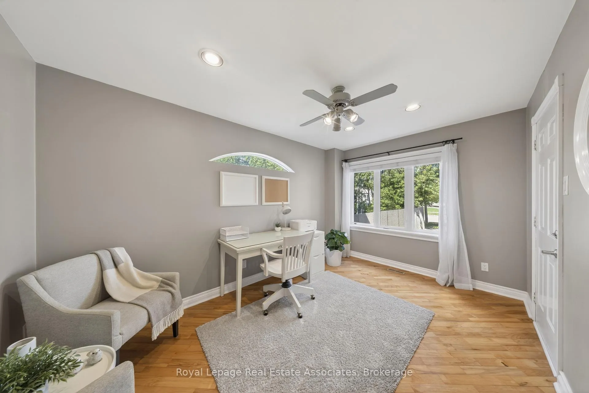 Photo 7 of 48 Hudson Drive, Brampton, Fletcher's West — HOMEH