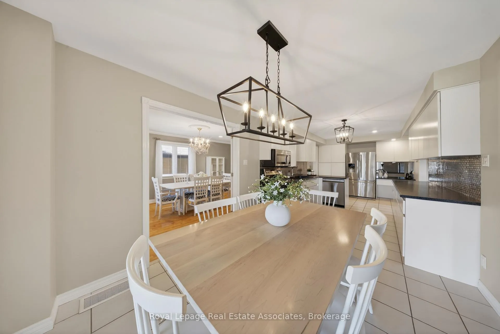 Photo 10 of 48 Hudson Drive, Brampton, Fletcher's West — HOMEH