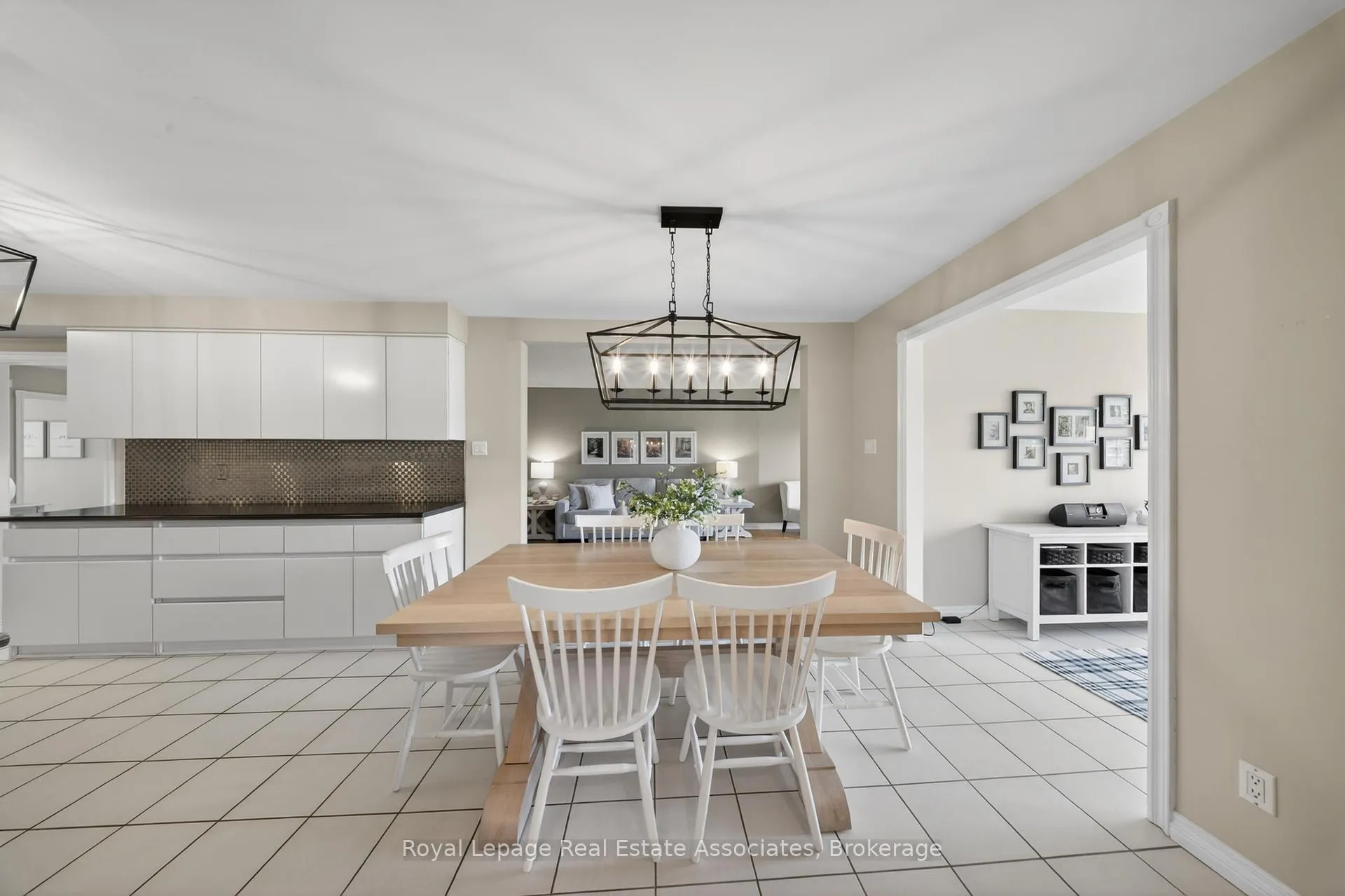 Photo 13 of 48 Hudson Drive, Brampton, Fletcher's West — HOMEH