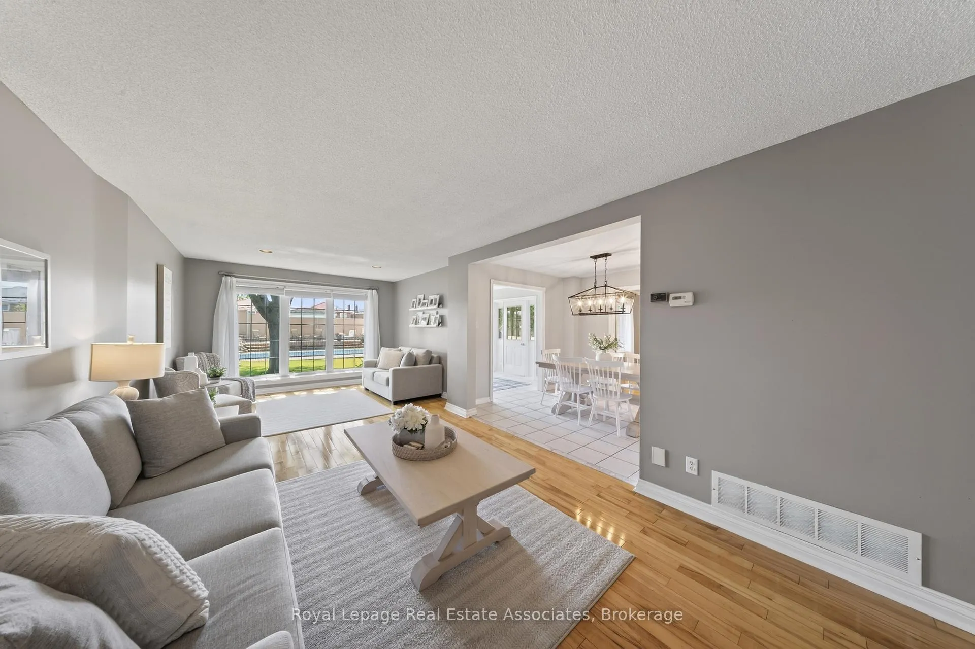 Photo 15 of 48 Hudson Drive, Brampton, Fletcher's West — HOMEH
