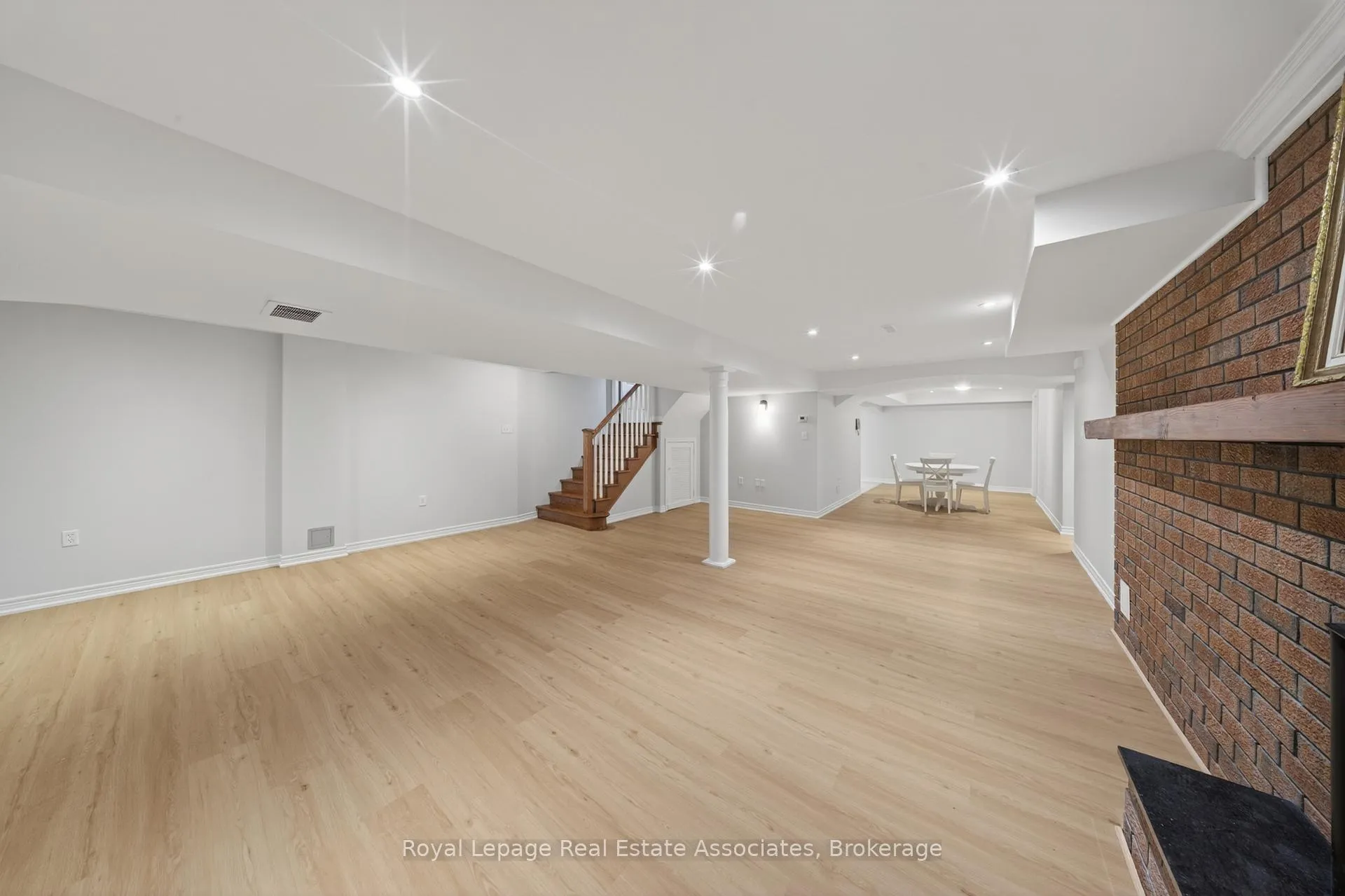 Photo 20 of 48 Hudson Drive, Brampton, Fletcher's West — HOMEH