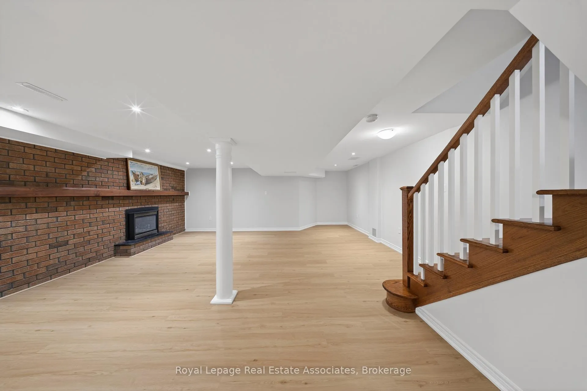 Photo 21 of 48 Hudson Drive, Brampton, Fletcher's West — HOMEH