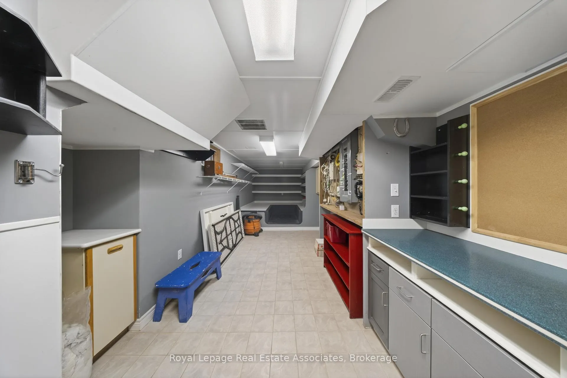 Photo 27 of 48 Hudson Drive, Brampton, Fletcher's West — HOMEH