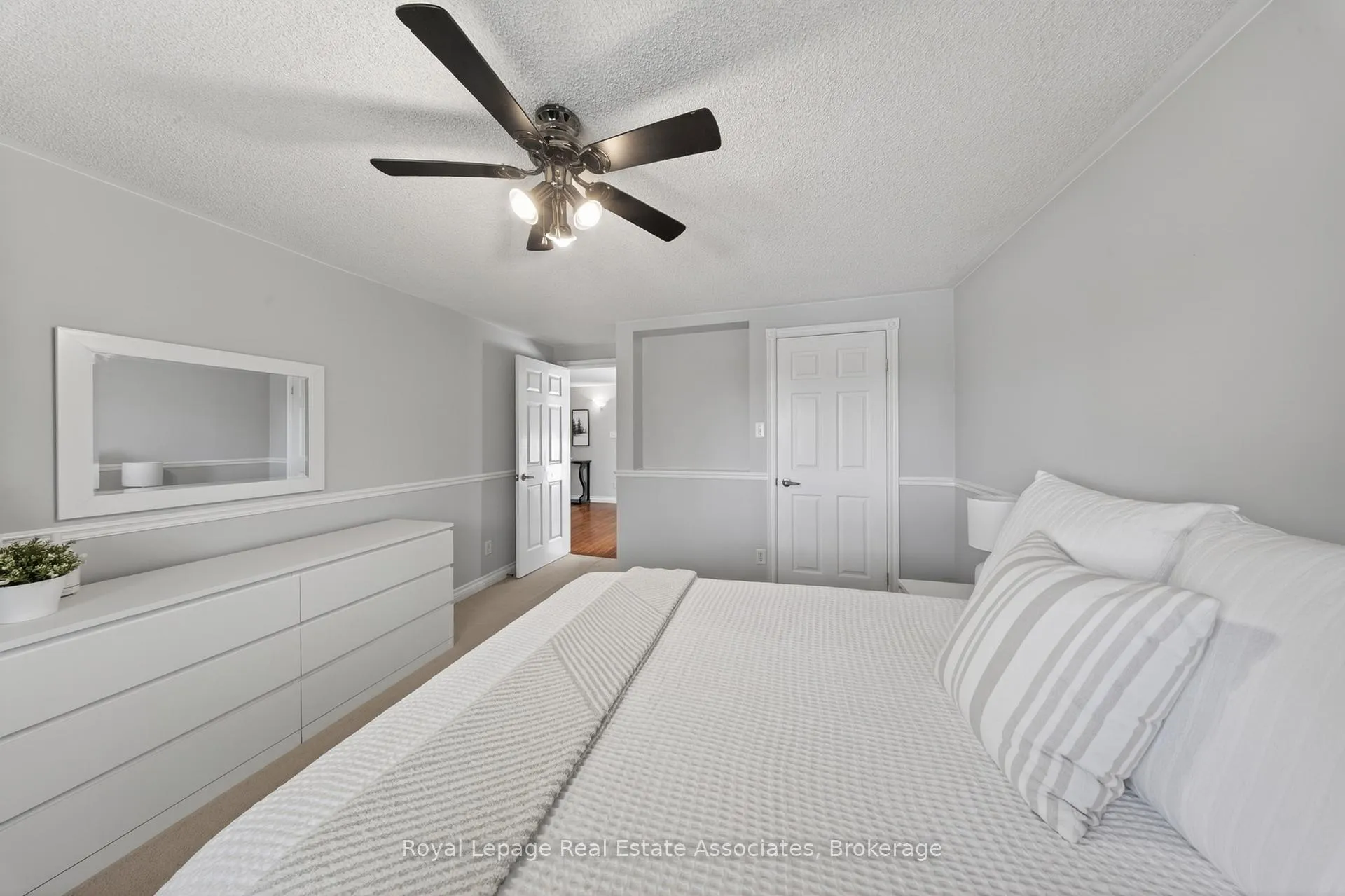Photo 30 of 48 Hudson Drive, Brampton, Fletcher's West — HOMEH