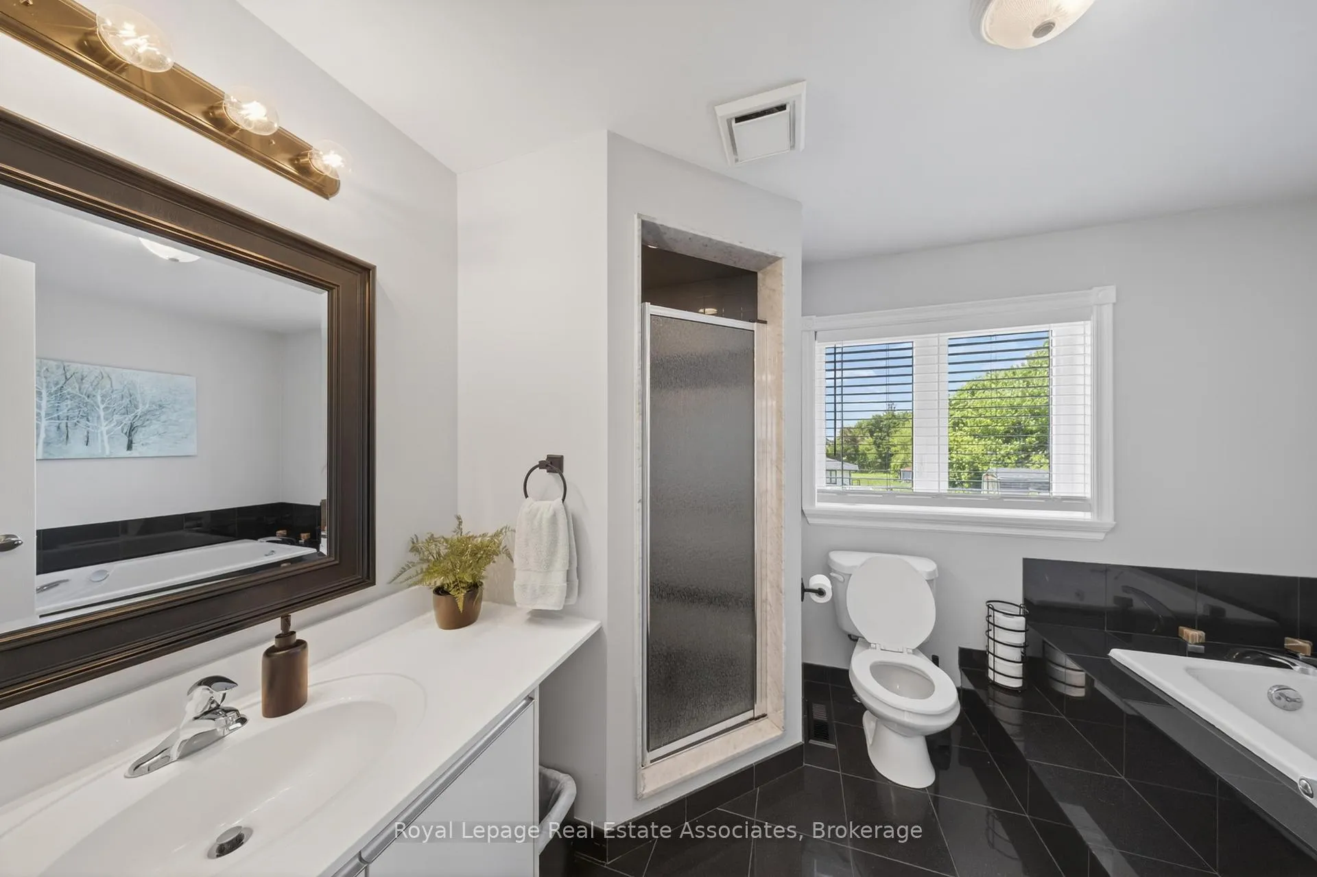 Photo 33 of 48 Hudson Drive, Brampton, Fletcher's West — HOMEH