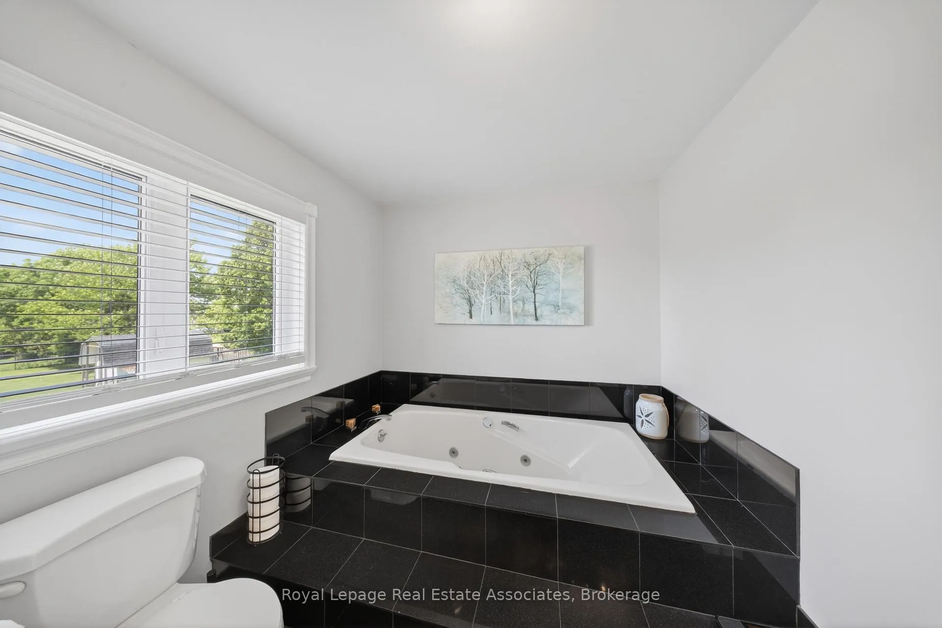 Photo 34 of 48 Hudson Drive, Brampton, Fletcher's West — HOMEH