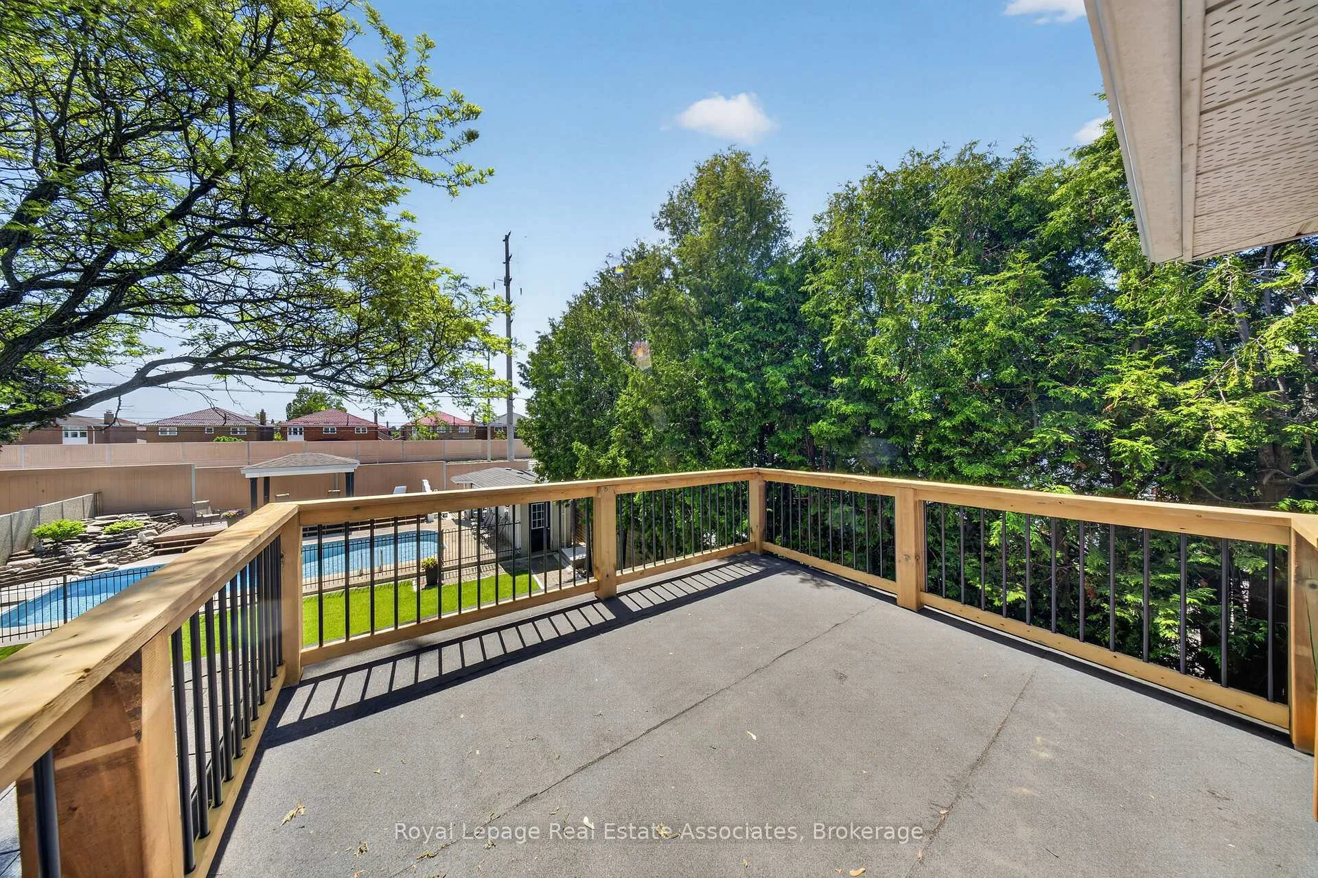 Photo 37 of 48 Hudson Drive, Brampton, Fletcher's West — HOMEH