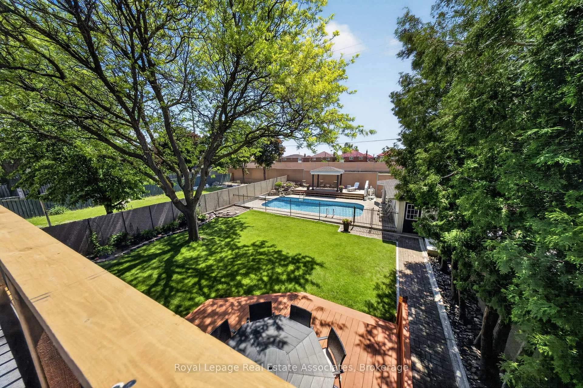 Photo 38 of 48 Hudson Drive, Brampton, Fletcher's West — HOMEH