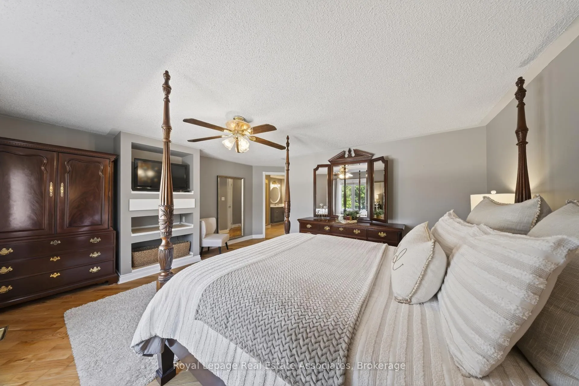 Photo 43 of 48 Hudson Drive, Brampton, Fletcher's West — HOMEH