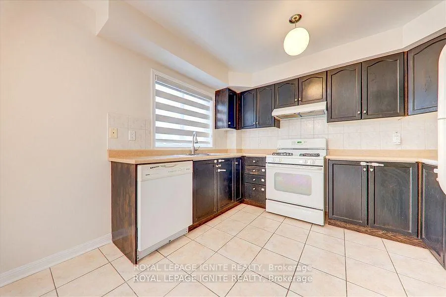 Photo 11 of Unit 8, 80 Acorn Place, Mississauga, Hurontario — HOMEH