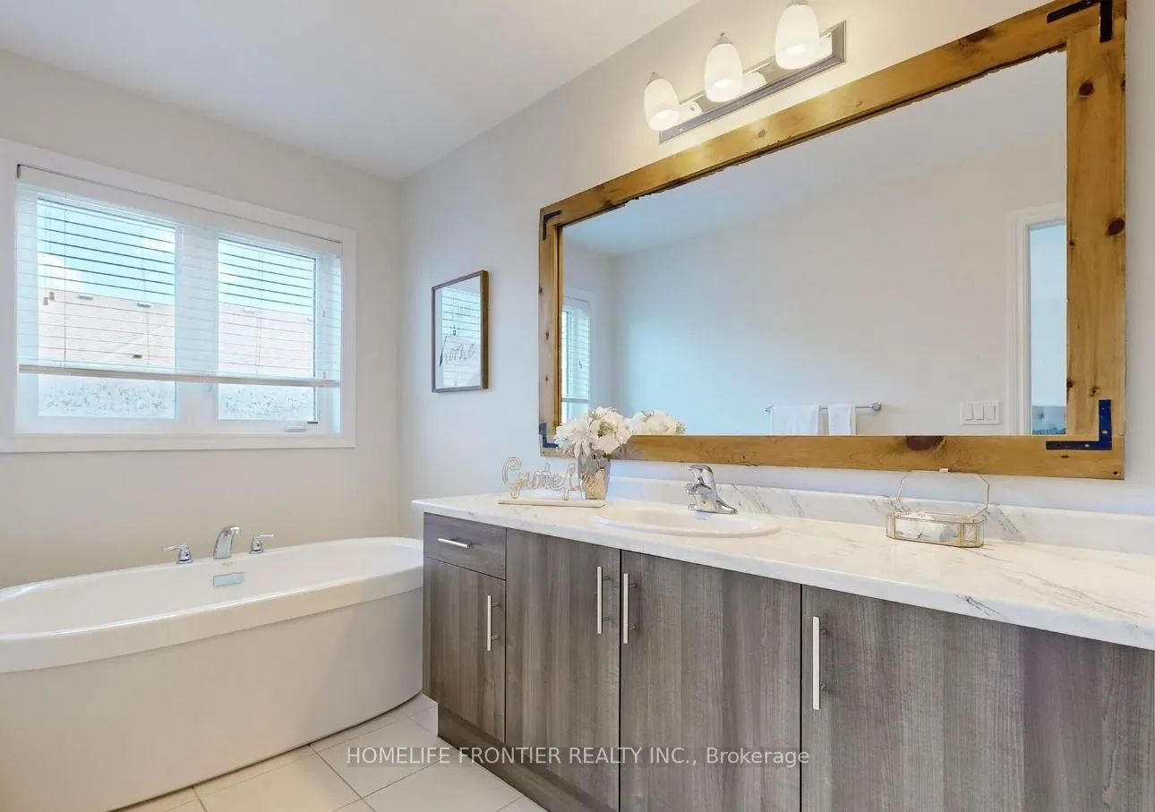 Photo 4 of 83 Alvin Pegg Drive, East Gwillimbury, Queensville — HOMEH