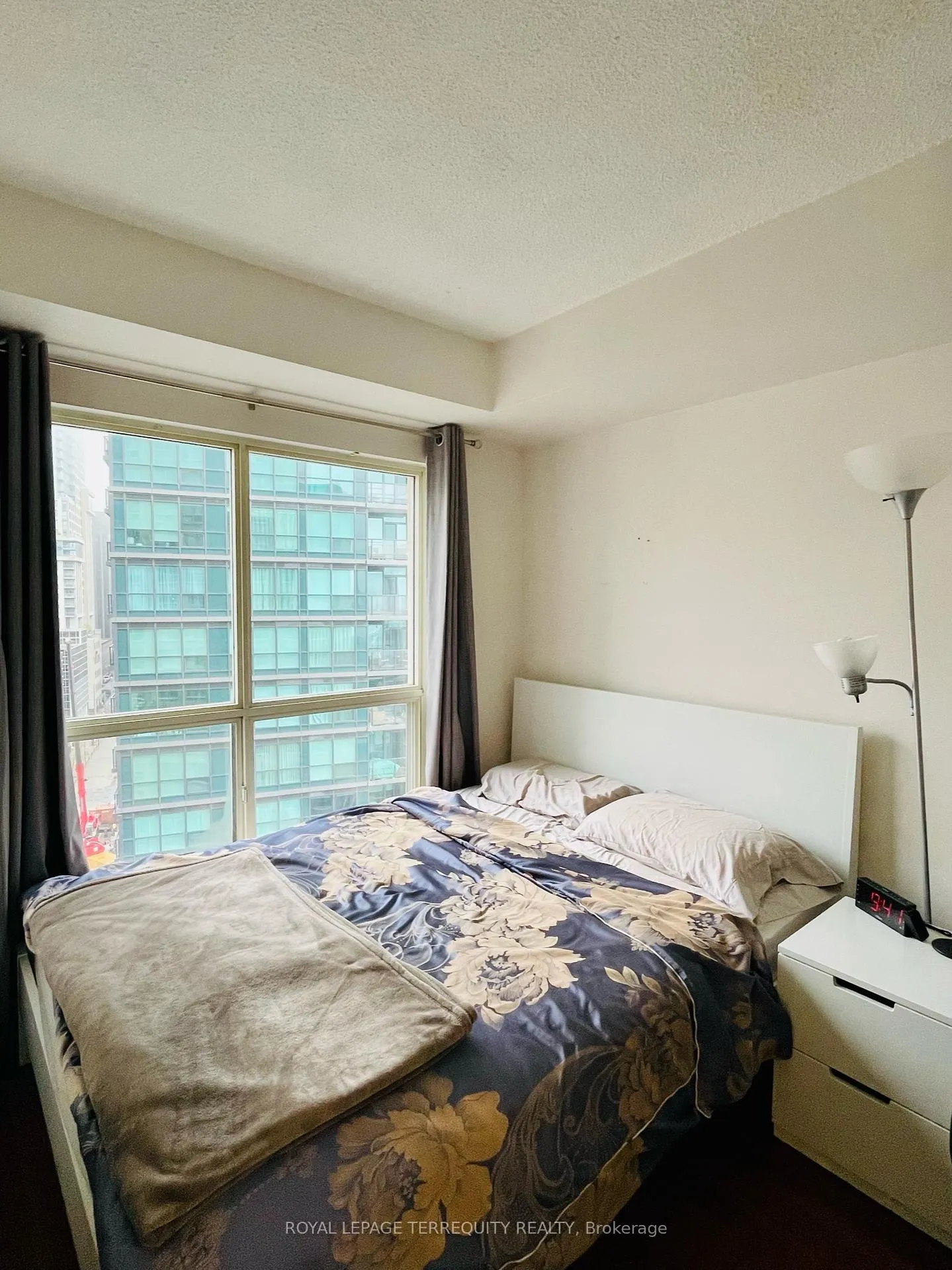 Photo 8 of Unit 1412, 25 The Esplanade, Toronto, Waterfront Communities — HOMEH