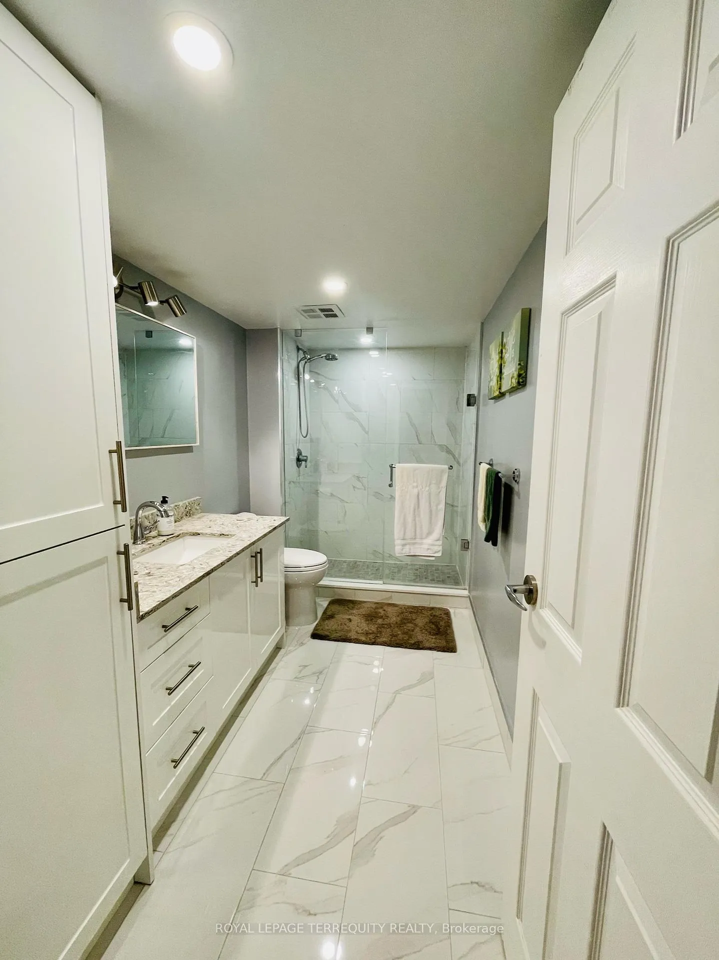 Photo 9 of Unit 1412, 25 The Esplanade, Toronto, Waterfront Communities — HOMEH