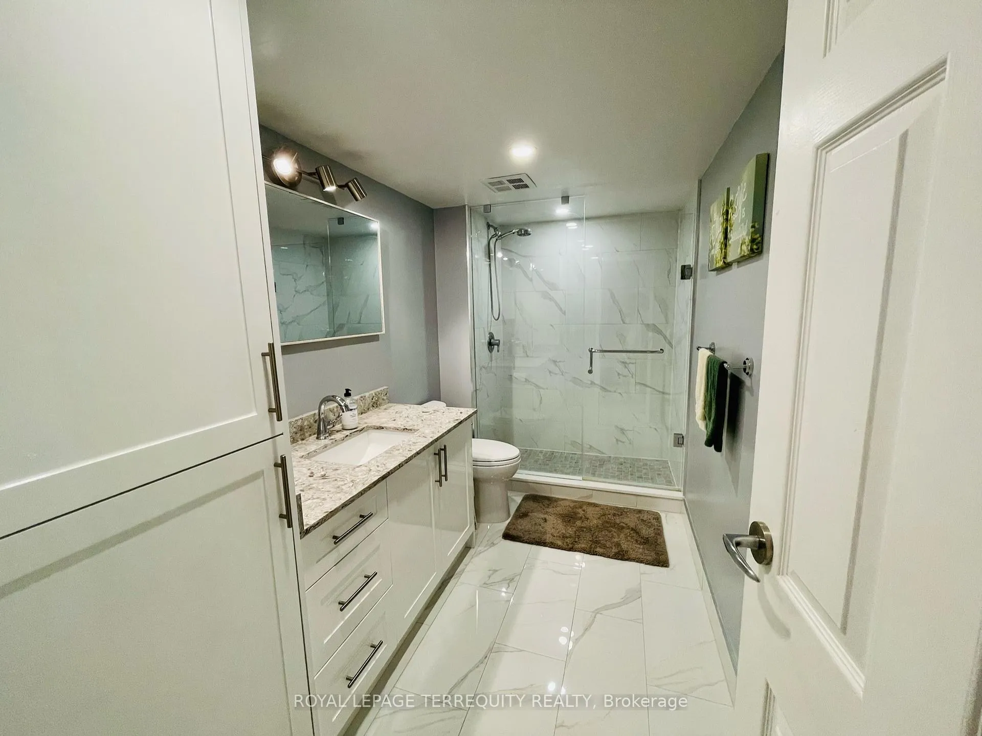 Photo 10 of Unit 1412, 25 The Esplanade, Toronto, Waterfront Communities — HOMEH