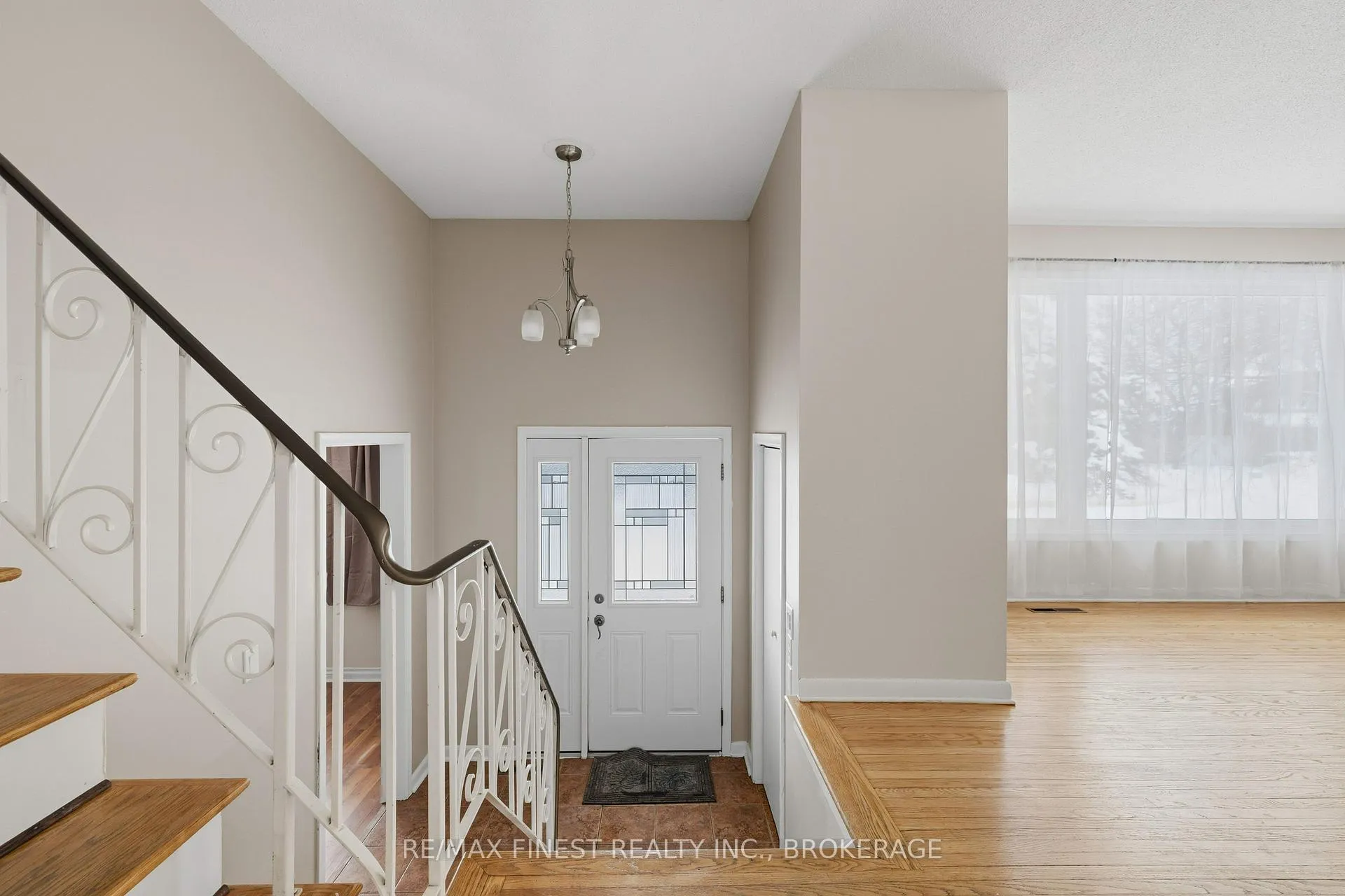 Photo 2 of 337 Avenue Road, Kingston, West of Sir John A. Blvd — HOMEH