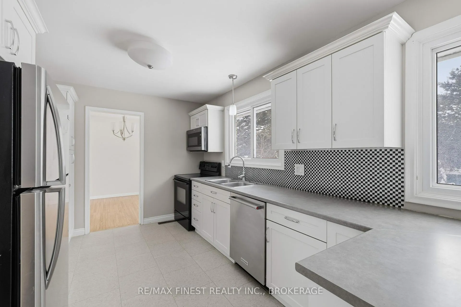 Photo 5 of 337 Avenue Road, Kingston, West of Sir John A. Blvd — HOMEH