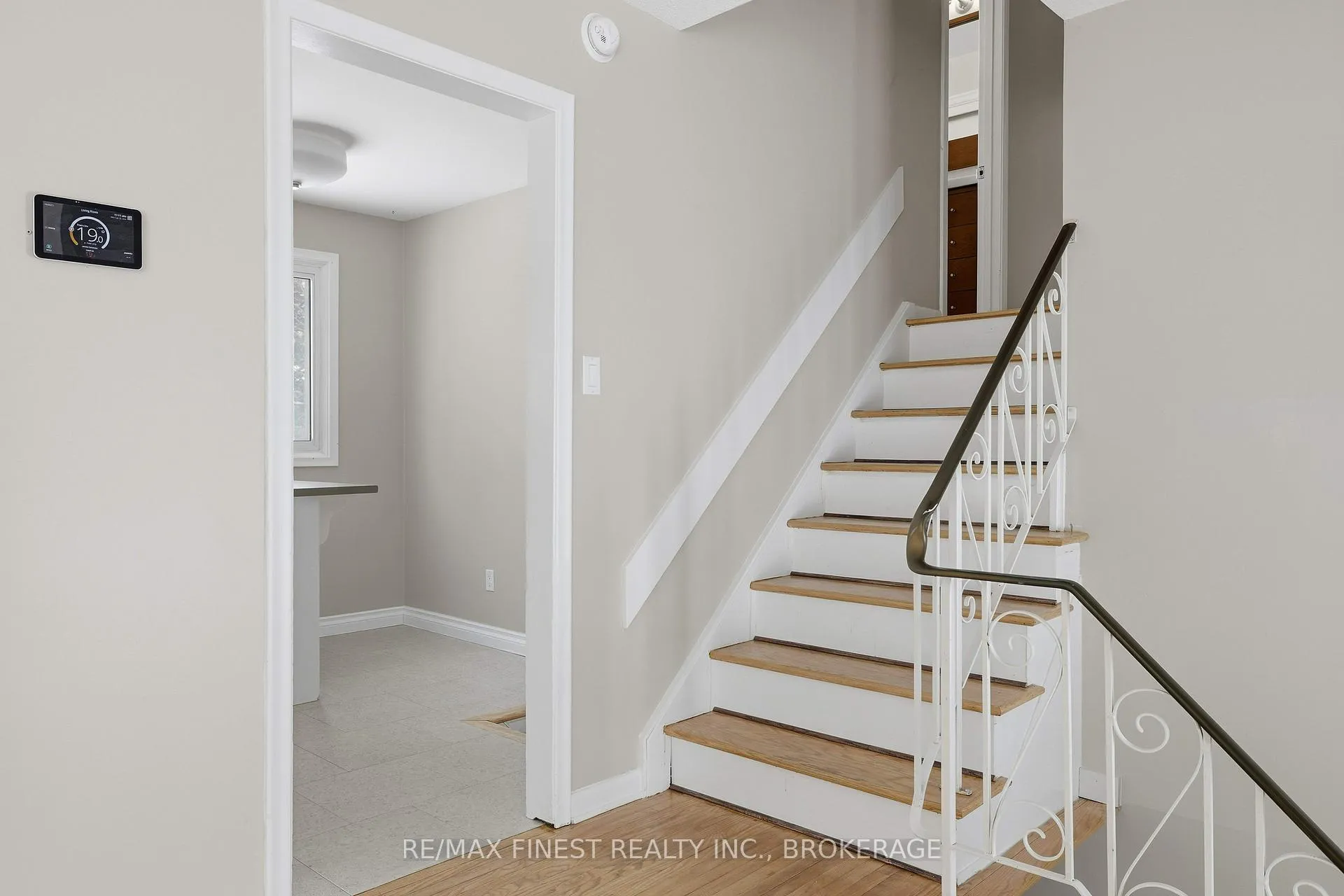 Photo 6 of 337 Avenue Road, Kingston, West of Sir John A. Blvd — HOMEH