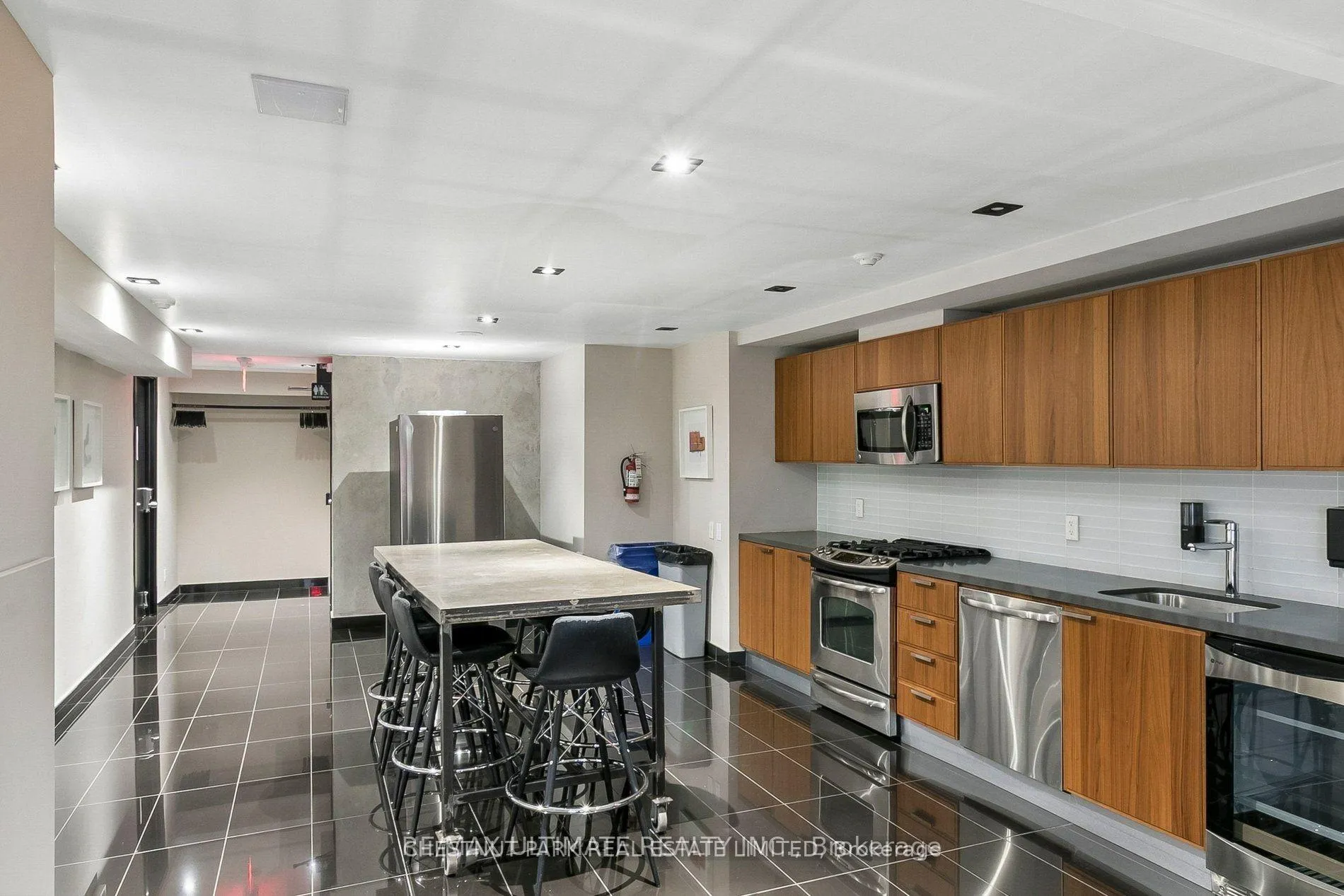 Photo 34 of Unit 1009, 318 King Street E, Toronto, Moss Park — HOMEH
