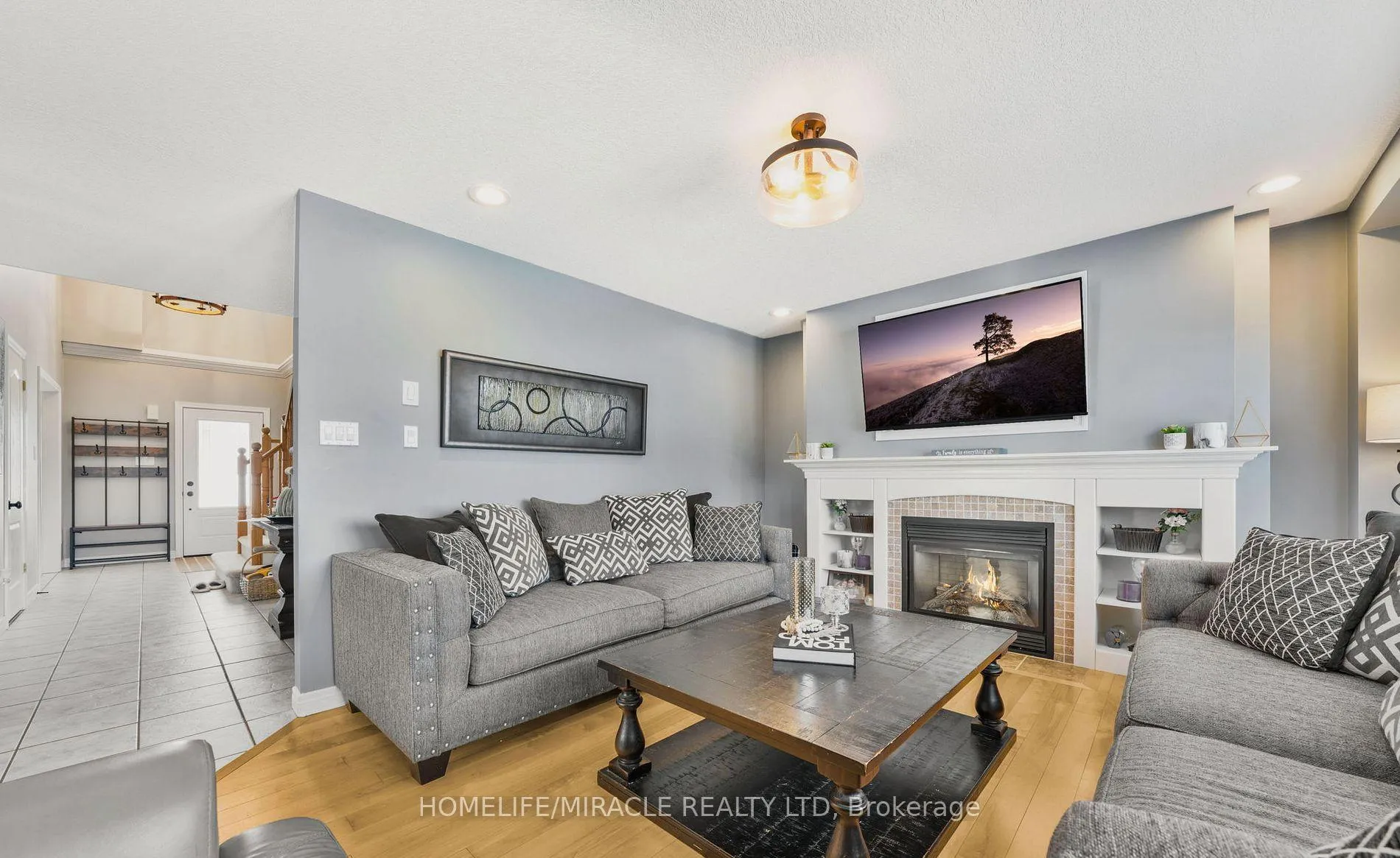 Photo 4 of 22 Devonleigh Drive, Amaranth, Rural Amaranth — HOMEH