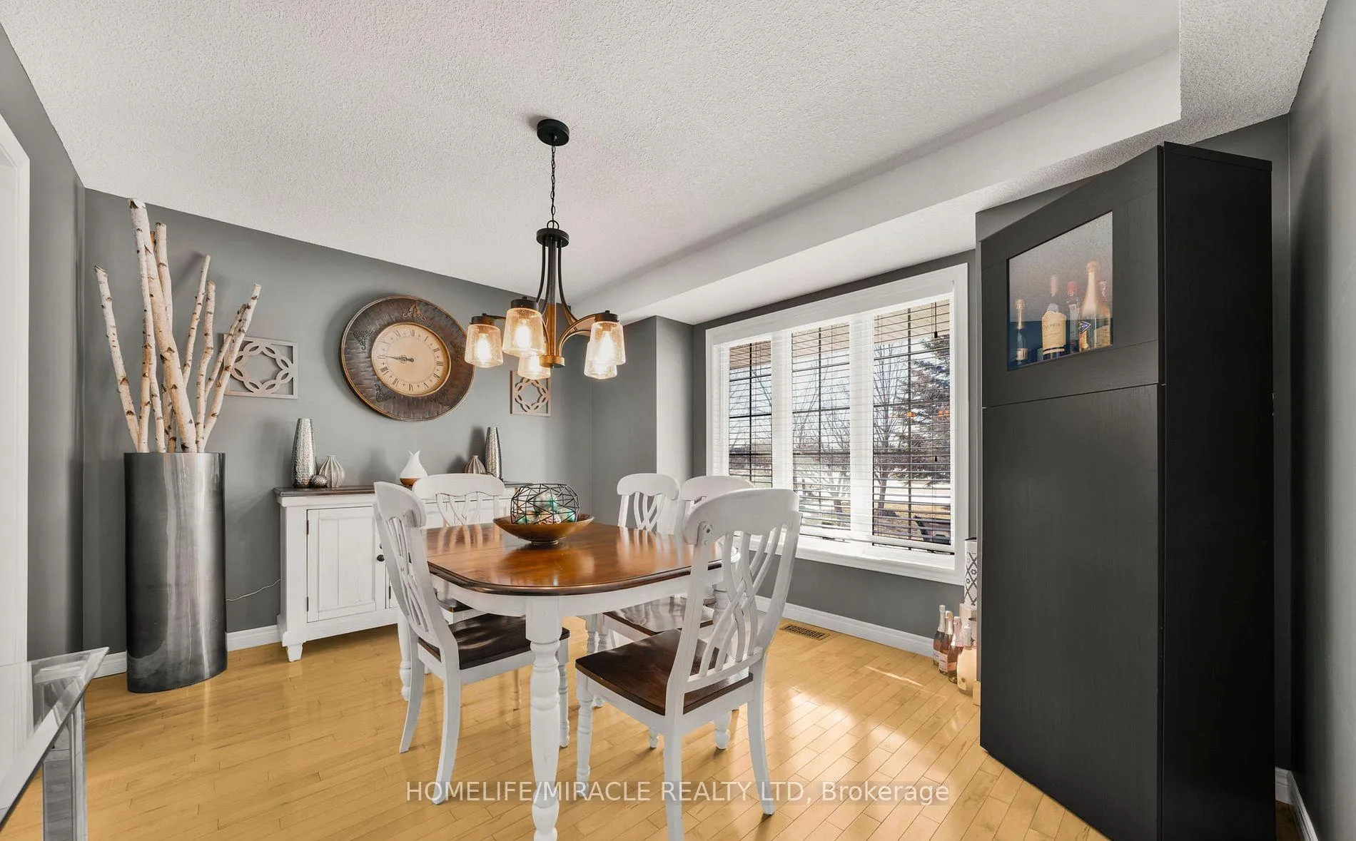 Photo 10 of 22 Devonleigh Drive, Amaranth, Rural Amaranth — HOMEH