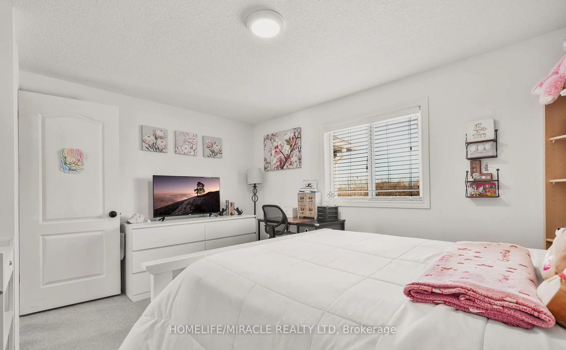 Photo 15 of 22 Devonleigh Drive, Amaranth, Rural Amaranth — HOMEH