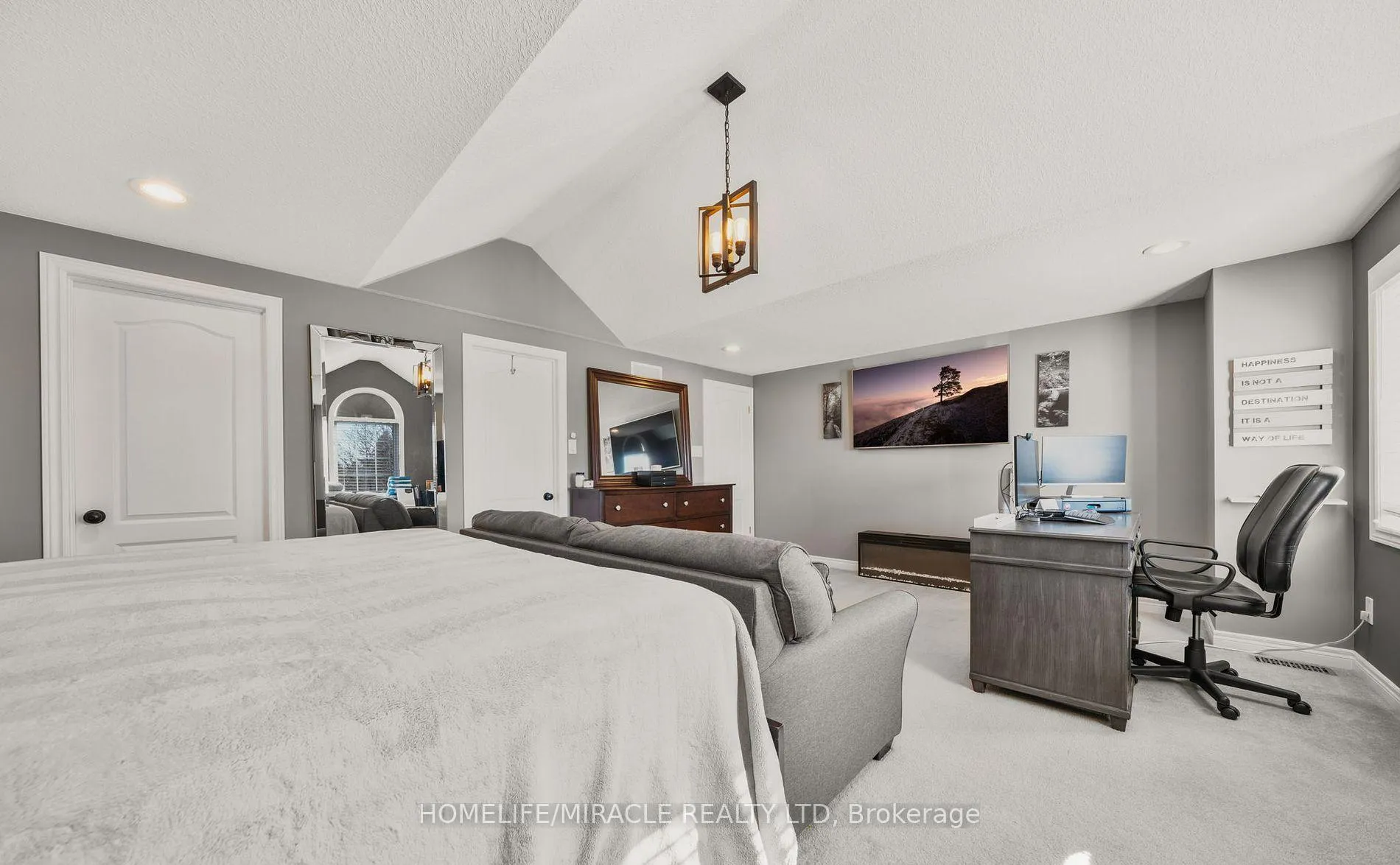 Photo 19 of 22 Devonleigh Drive, Amaranth, Rural Amaranth — HOMEH