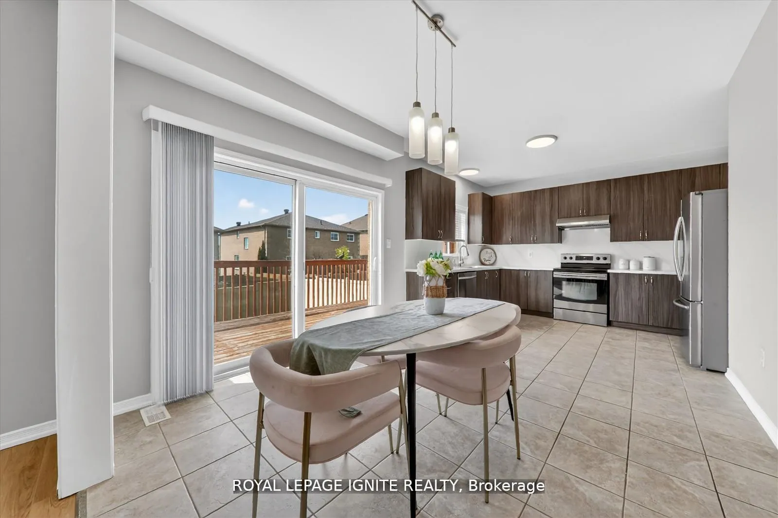Photo 13 of 1447 Bassingthwaite Court, Innisfil, Alcona — HOMEH