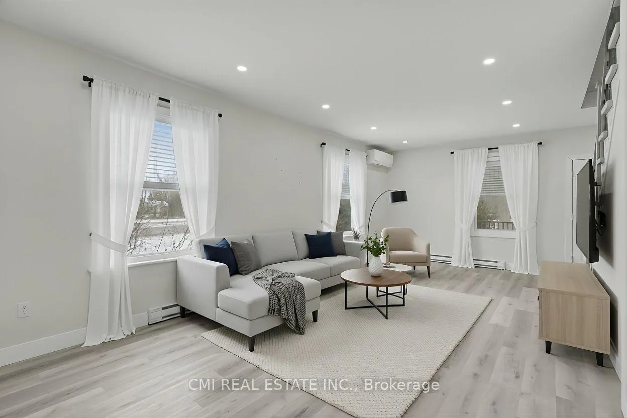 Photo 5 of 2546 Wilson Street, Hamilton, Rural Ancaster — HOMEH
