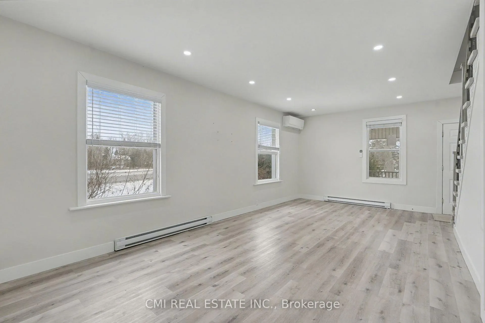 Photo 7 of 2546 Wilson Street, Hamilton, Rural Ancaster — HOMEH
