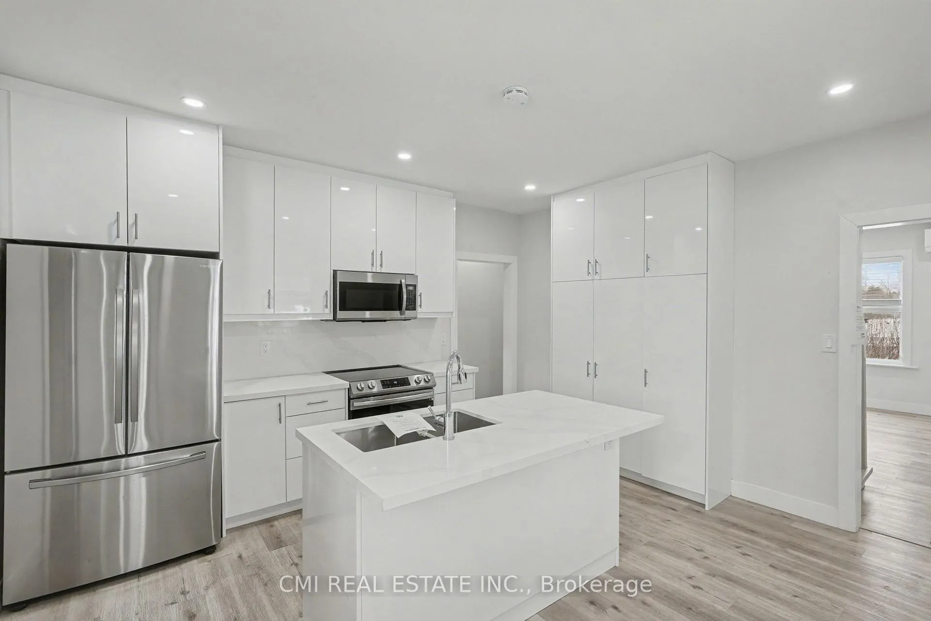 Photo 13 of 2546 Wilson Street, Hamilton, Rural Ancaster — HOMEH