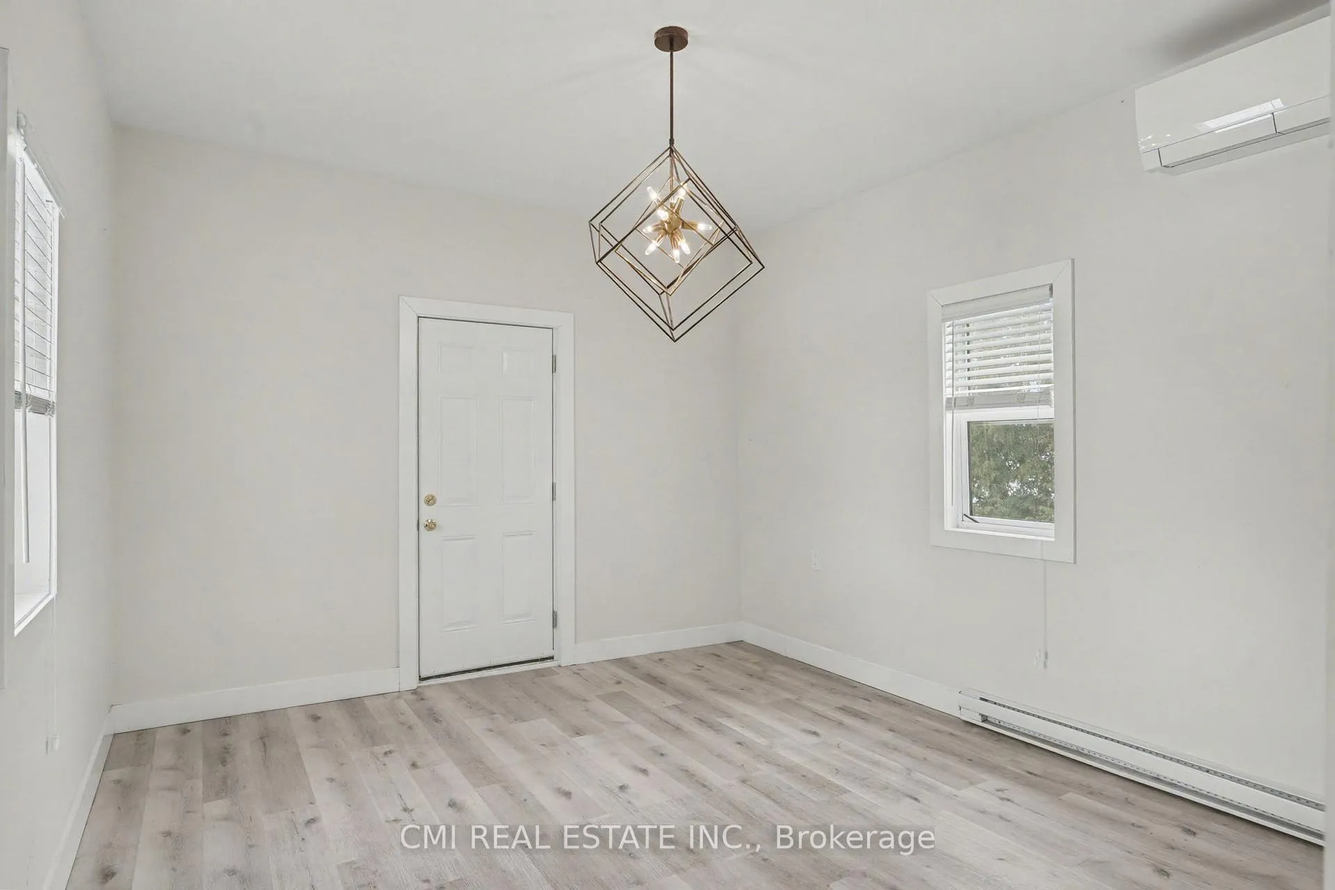 Photo 18 of 2546 Wilson Street, Hamilton, Rural Ancaster — HOMEH