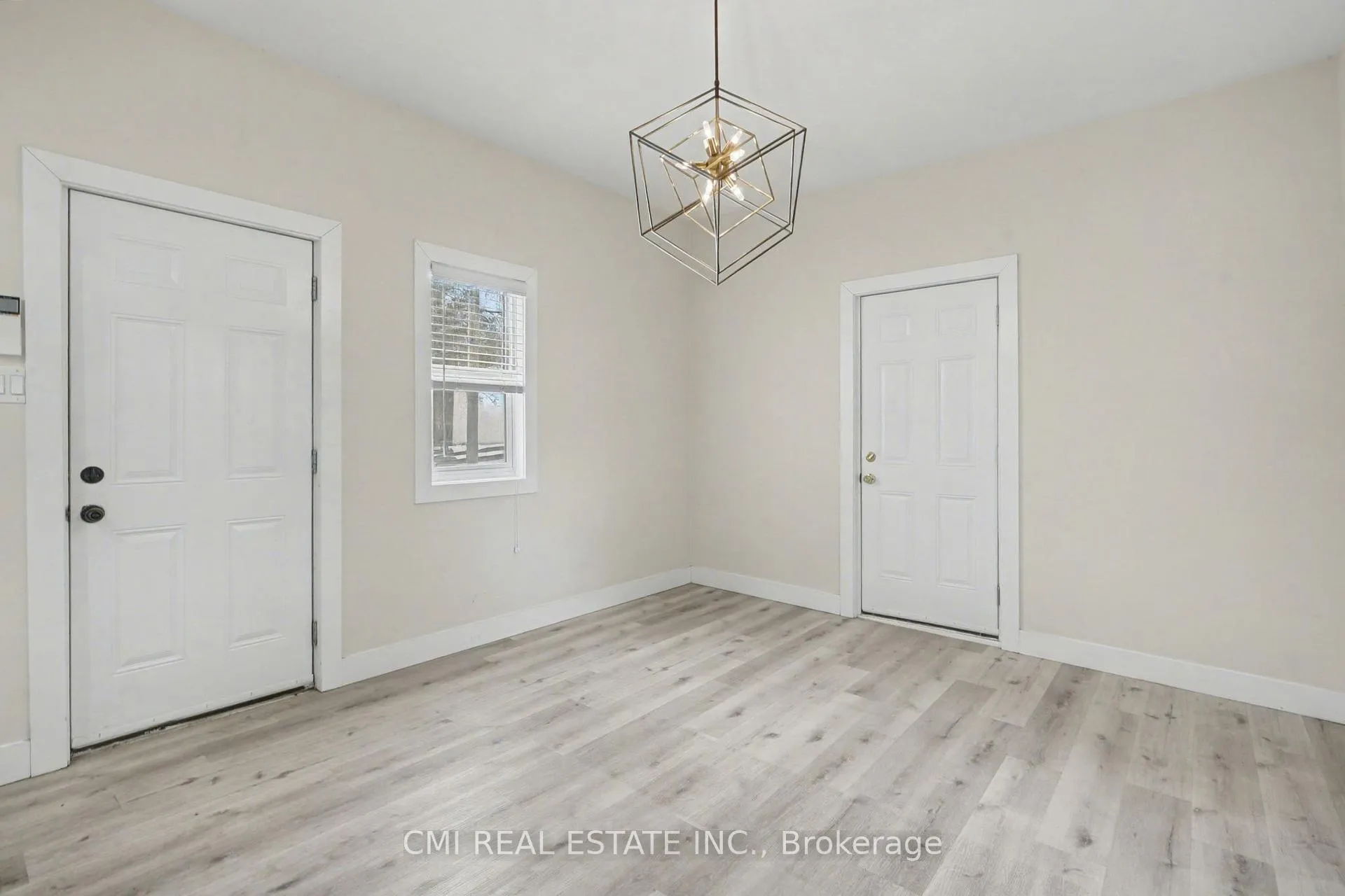 Photo 20 of 2546 Wilson Street, Hamilton, Rural Ancaster — HOMEH