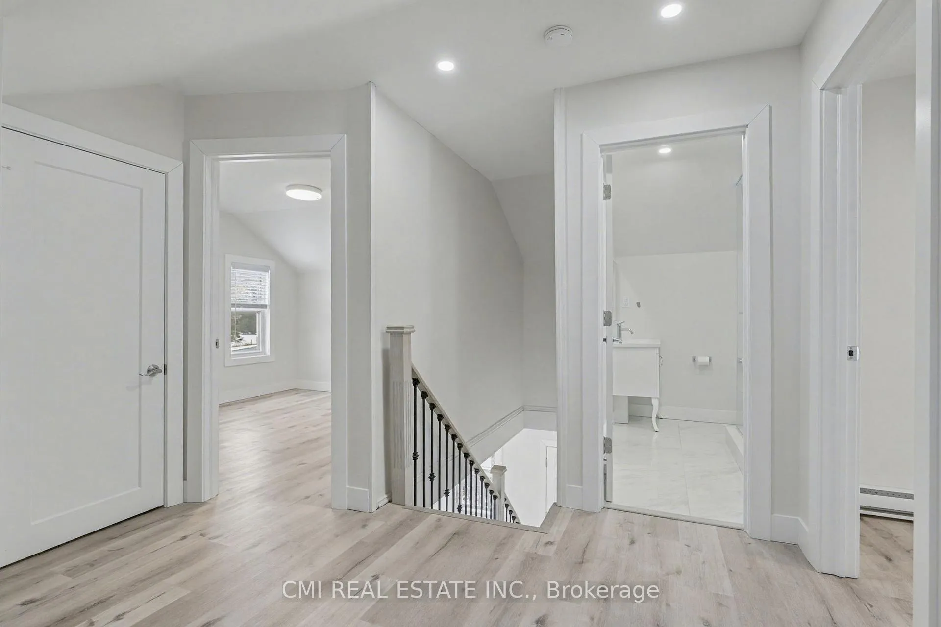 Photo 26 of 2546 Wilson Street, Hamilton, Rural Ancaster — HOMEH