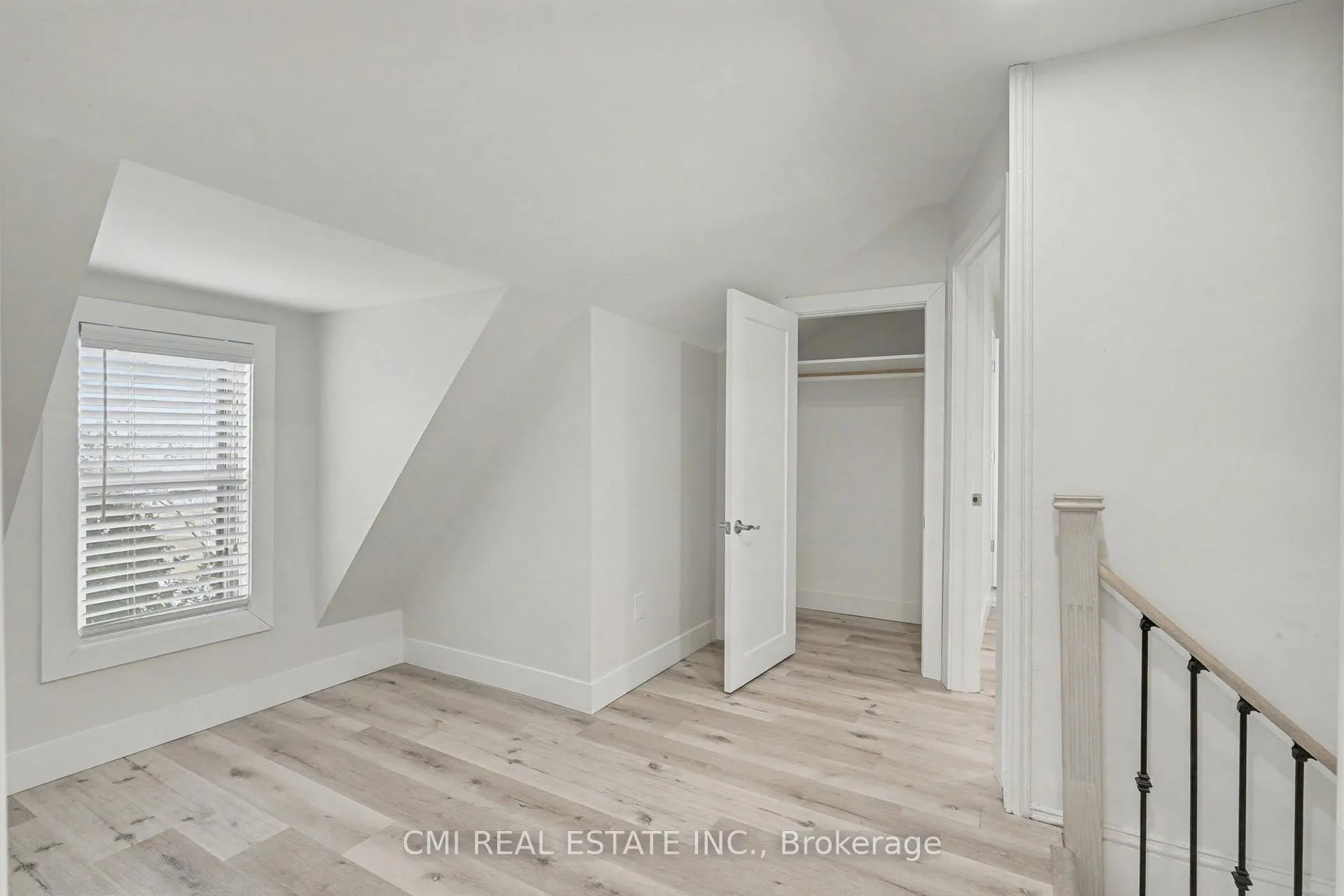 Photo 27 of 2546 Wilson Street, Hamilton, Rural Ancaster — HOMEH