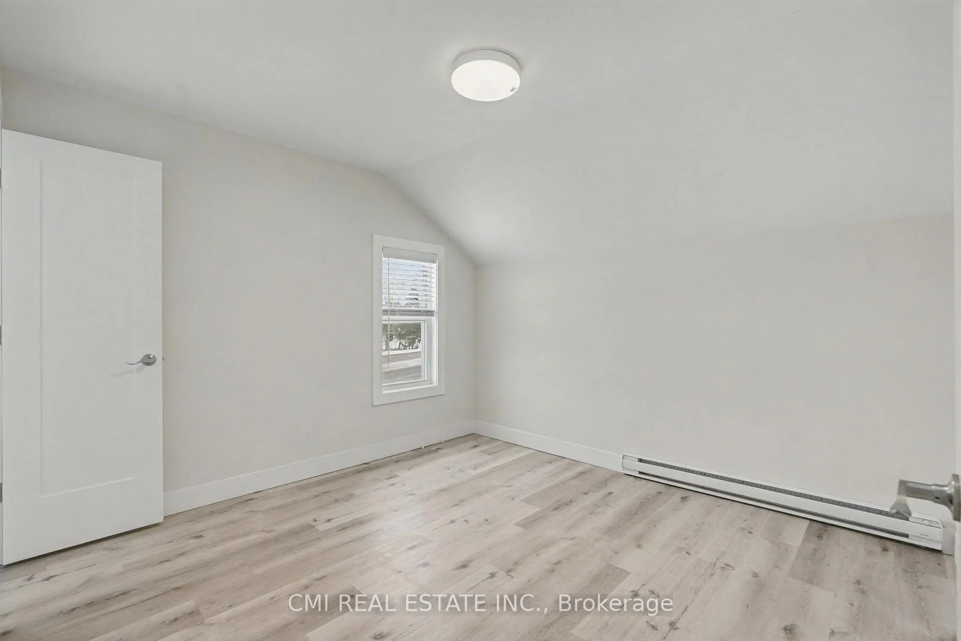 Photo 28 of 2546 Wilson Street, Hamilton, Rural Ancaster — HOMEH