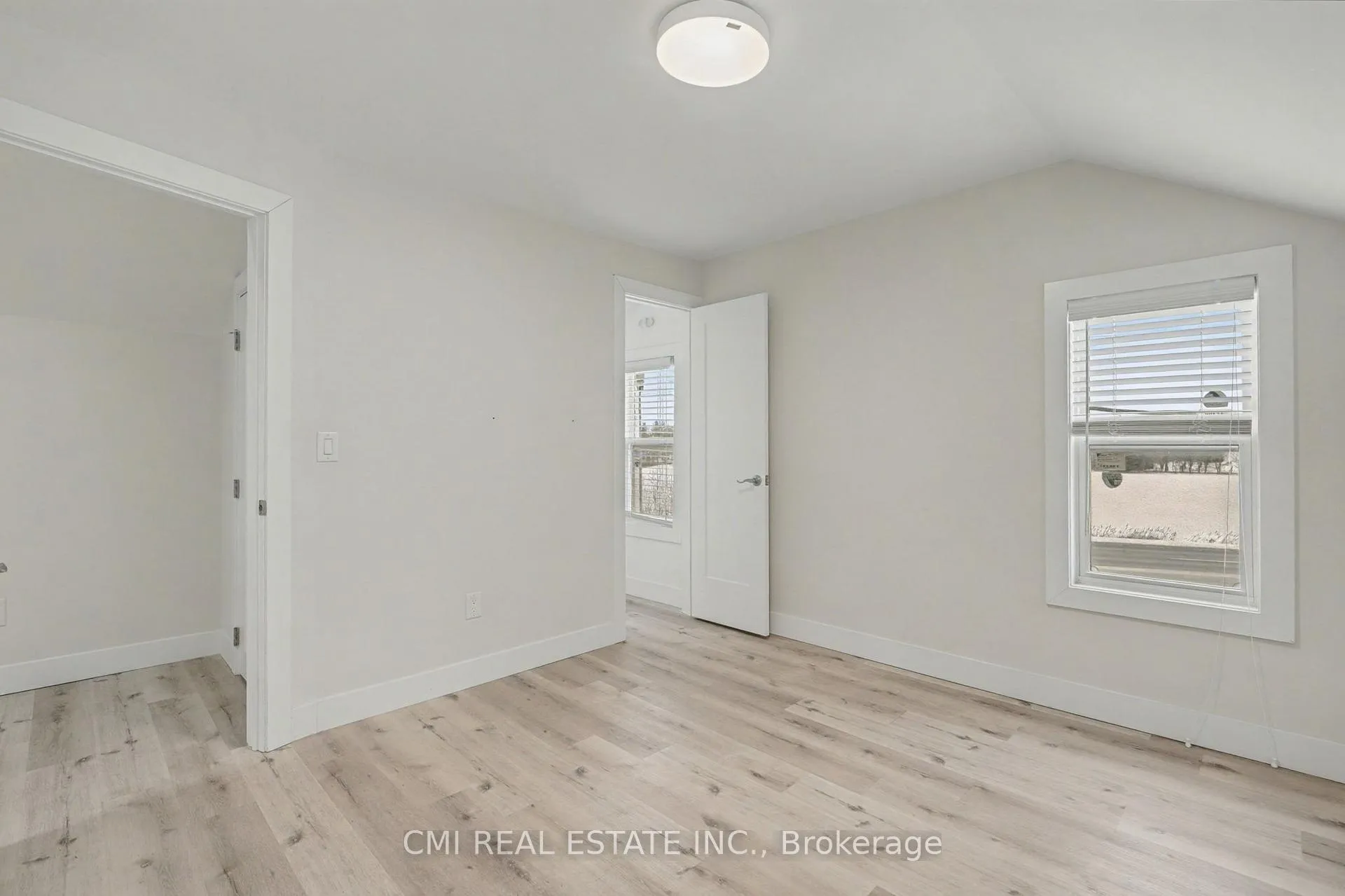 Photo 31 of 2546 Wilson Street, Hamilton, Rural Ancaster — HOMEH