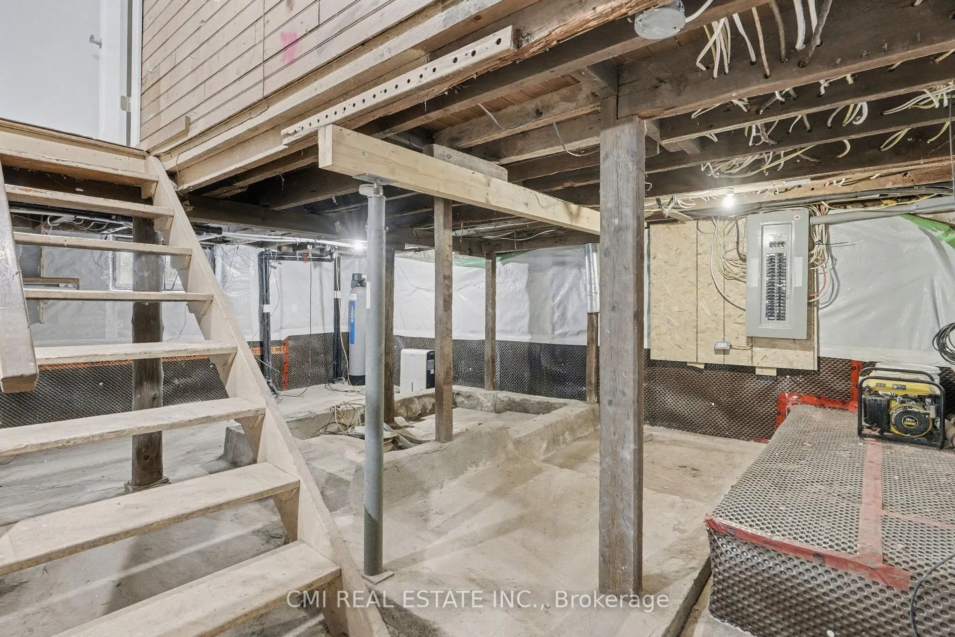 Photo 37 of 2546 Wilson Street, Hamilton, Rural Ancaster — HOMEH